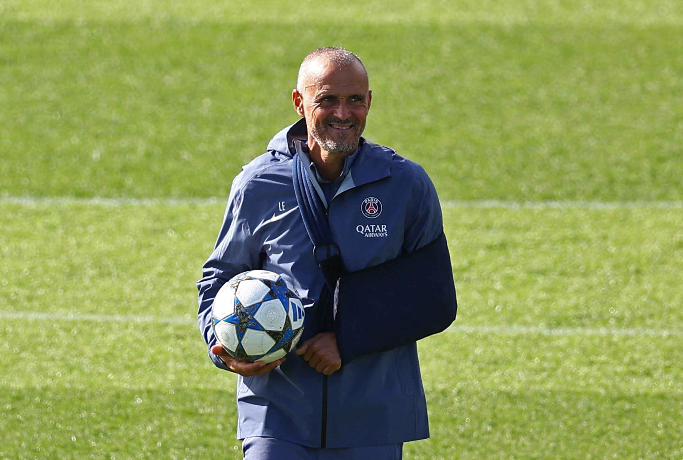 爱游戏多端接入-包含从欧超杯在即到年轻球员得到机，窗口期巴黎圣日耳曼备战荷甲的词条